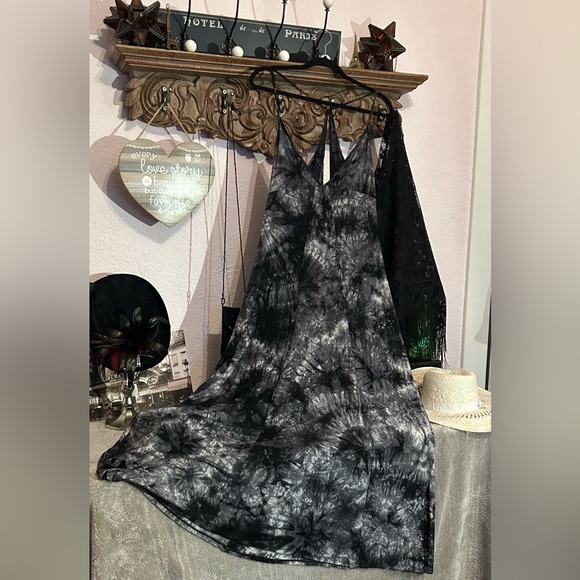 🔥 SOLD 🔥Steve Madden tye dye maxi dress - Picture 11 of 16
